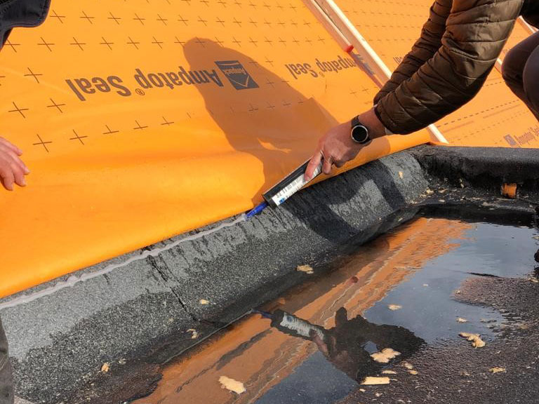 Anwendungsfoto: Ampacoll Profix Kartusche, Flüssigklebstoff