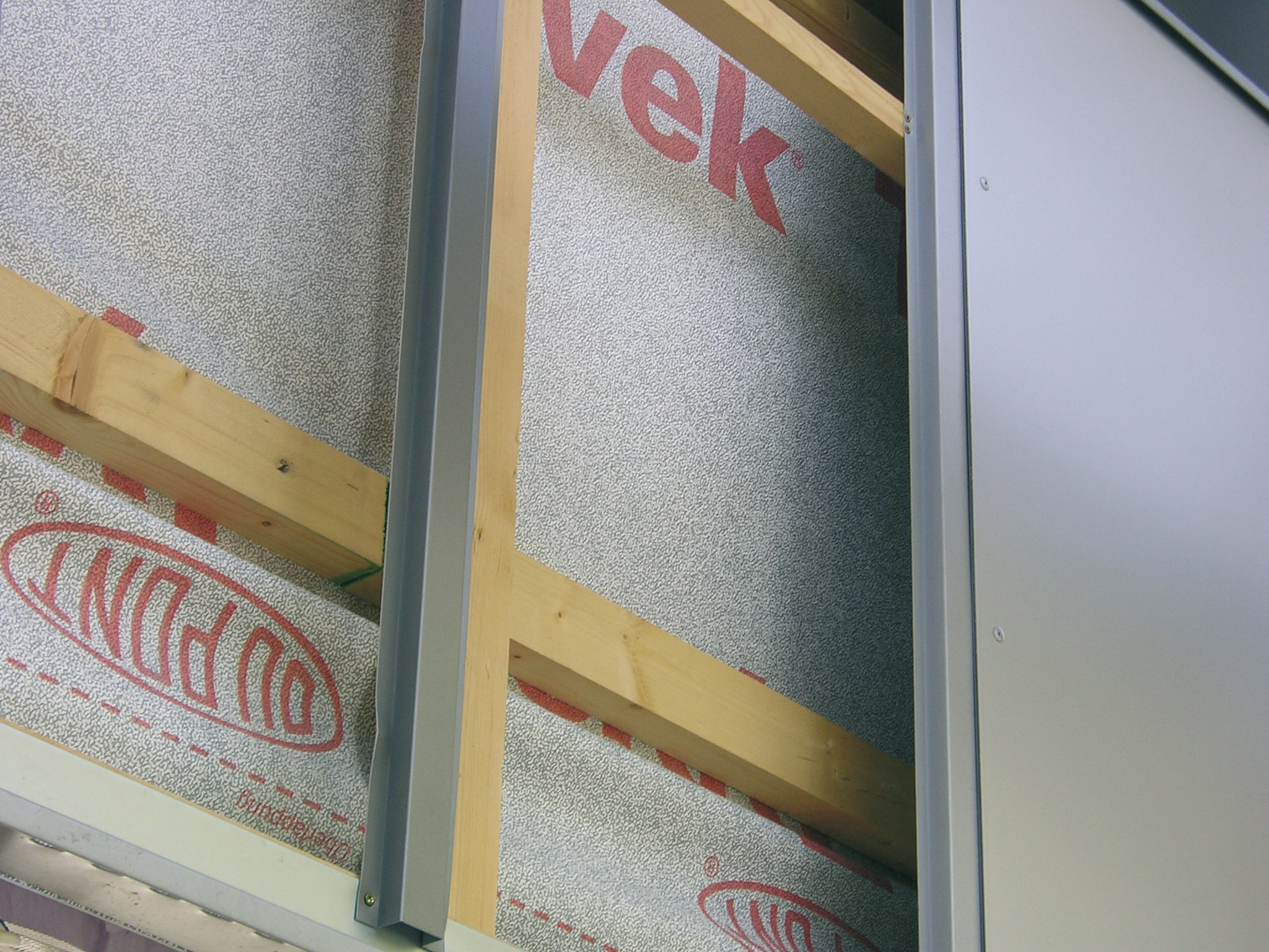 Anwendungsfoto: Tyvek Soft Antireflex, Winddichtung für geschlossene Fassaden